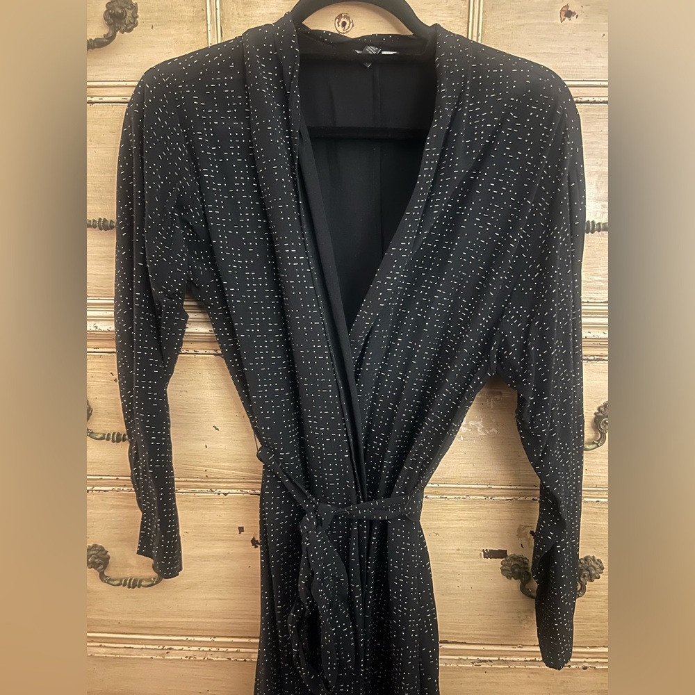 Chic Eileen Fisher Black and White Robe Kimono